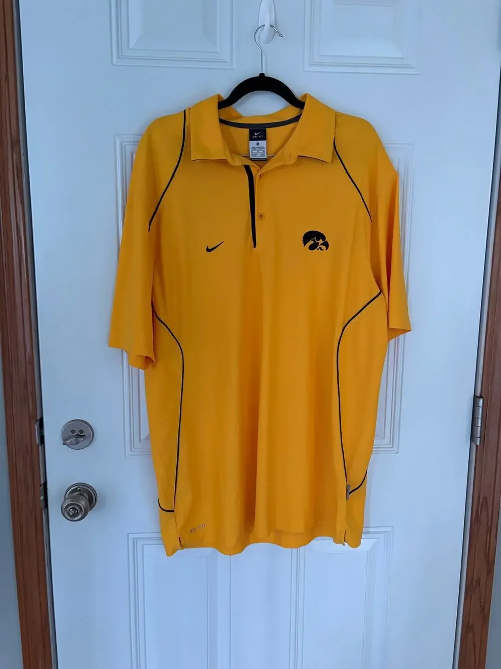 Men’s Nike Iowa Hawkeyes Dri-Fit Polo Size XL